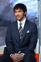 主人公・栗林和幸役の阿部寛。