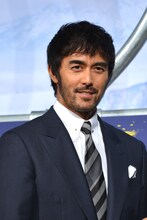 主人公・栗林和幸役の阿部寛。