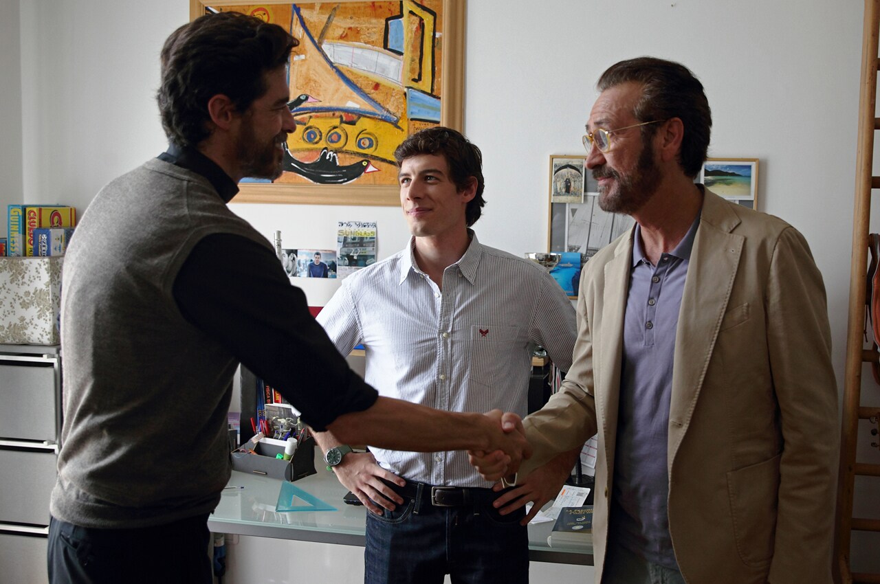 「神様の思し召し」予告編、毒舌医師×前科持ち神父の嘘から始まる友情描く