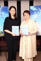 「君の名は。」アフレコの様子。左から長澤まさみ、市原悦子。