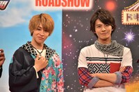 左から西銘駿、中尾暢樹。