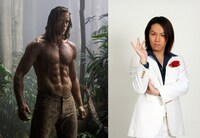 「ターザン：REBORN」よりアレクサンダー・スカルスガルド演じるターザン（左）と狩野英孝（右）。