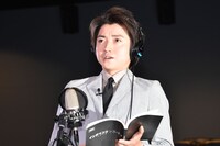 再現アフレコに挑む藤原竜也。