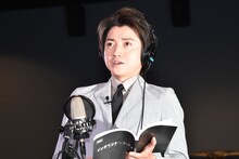 再現アフレコに挑む藤原竜也。