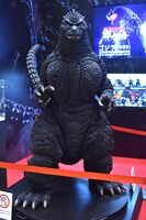 バンダイ・ゴジラ関連のブースの様子。