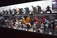 バンダイ・ゴジラ関連のブースの様子。