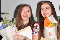 左からイライダ・アクドアン、ギュネシ・シェンソイ。