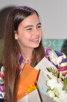 末っ子ラーレ役のギュネシ・シェンソイ。