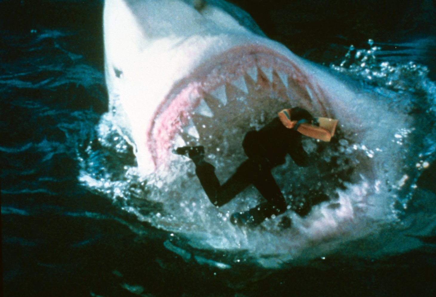 「ディープ・ライジング-コンクエスト-」 (c)2002 NU IMAGE, INC. ALL RIGHTS RESERVED.