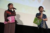 左から高畑充希、岩田剛典。