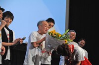 映画「サブイボマスク」公開初日舞台挨拶の様子。