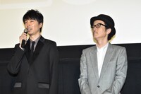 「二重生活」完成披露の様子。