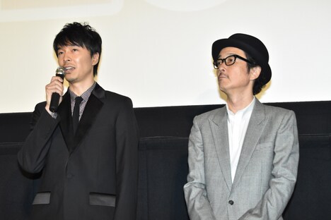 「二重生活」完成披露の様子。