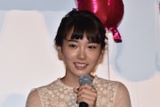 飯豊まりえ