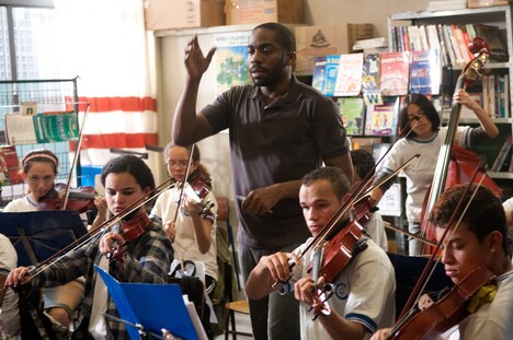 「ストリート・オーケストラ」 (c)gullane