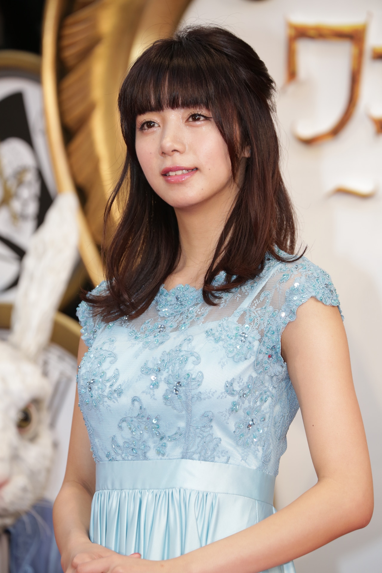 日本人ゲストとしてレッドカーペットに登場した池田エライザ。