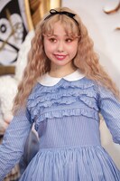 日本人ゲストとしてレッドカーペットに登場したぺこ。