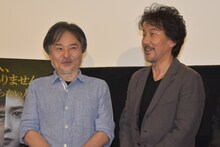 左から黒沢清、役所広司。