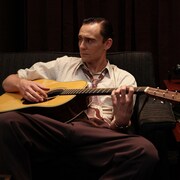 トム・ヒドルストンがカントリー歌手ハンク・ウィリアムズ演じる伝記映画、10月公開