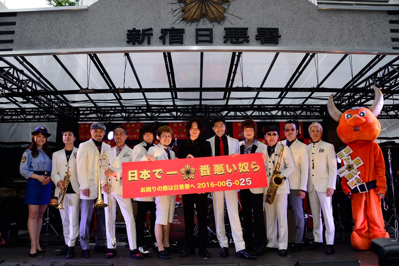 「日本で一番悪い奴ら」公開直前イベントの様子。