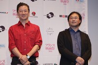 左から浅野忠信、深田晃司。