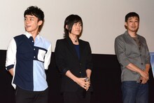 左から五十嵐雅、永塚拓馬、菱田正和。