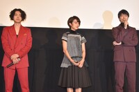 「二重生活」初日舞台挨拶の様子。