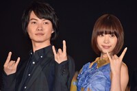 左から神木隆之介、森川葵。