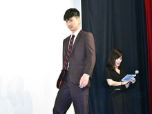 「ディアスポリス－異邦警察－」DVD発売記念イベントより、登壇する松田翔太。