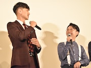 松田翔太(左)と浜野謙太(右)。