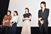 「スリリングな日常」初日舞台挨拶の様子。