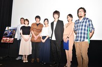 「スリリングな日常」初日舞台挨拶の様子。