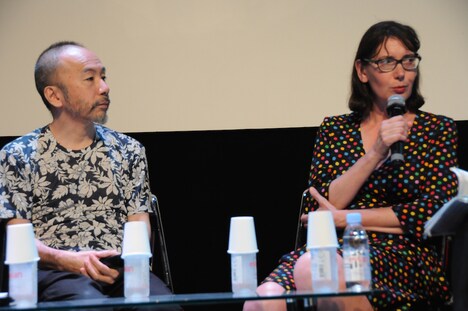 フランス映画祭2016関連イベントに登壇した塚本晋也(左)とルシール・アザリロヴィック(右)。