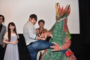 「大怪獣モノ」完成披露舞台挨拶の様子。