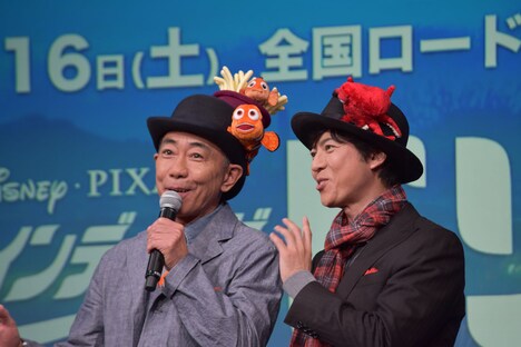 左から木梨憲武、上川隆也。