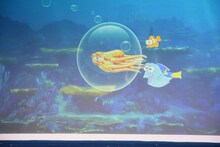 上川隆也が描いたハンク（写真中央）。