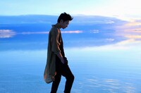 佐藤健写真集＋DVDブック「X（ten）」より。