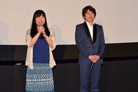 左からすずきけいこ、小野大輔。