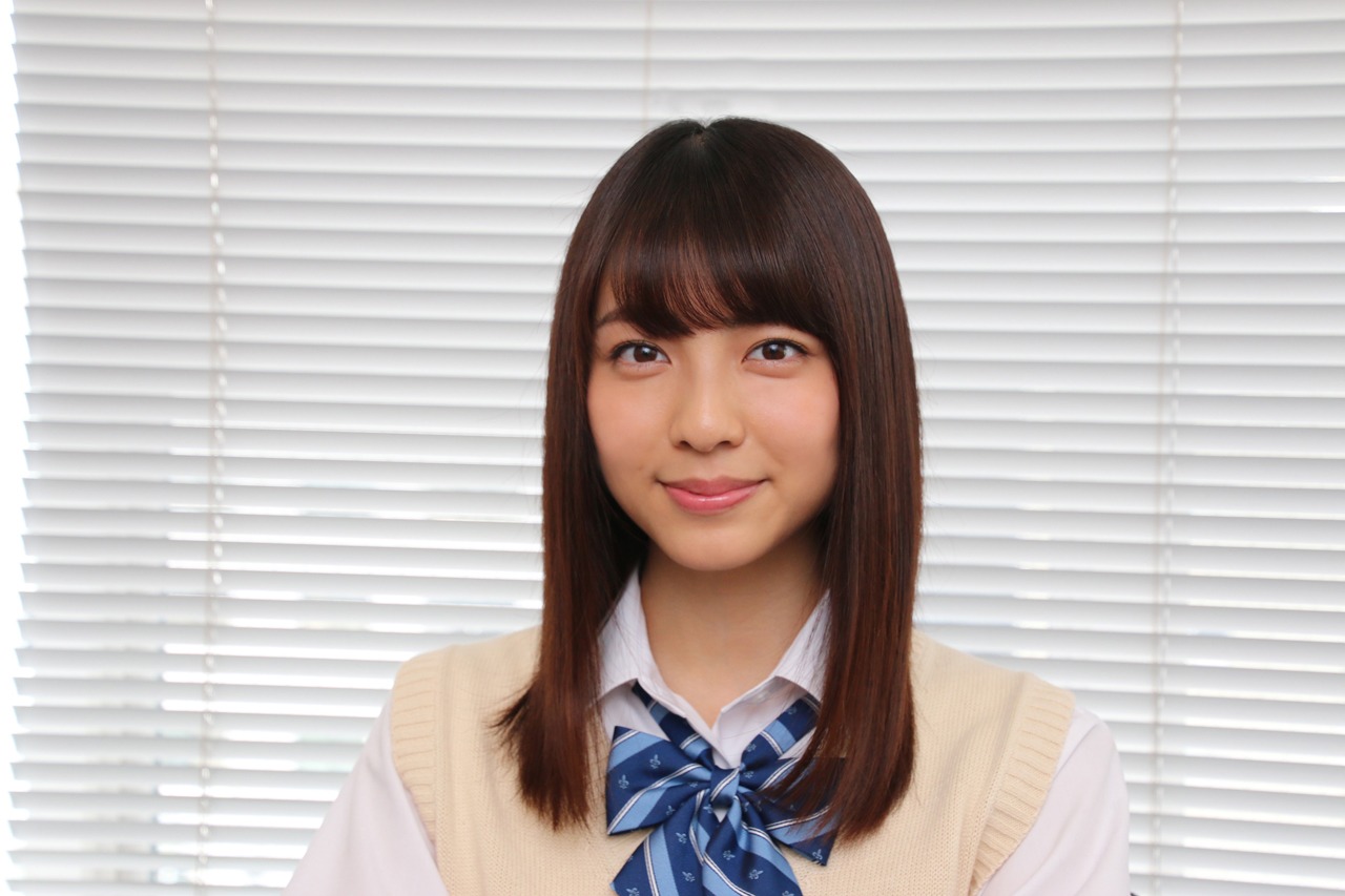 小島梨里杏