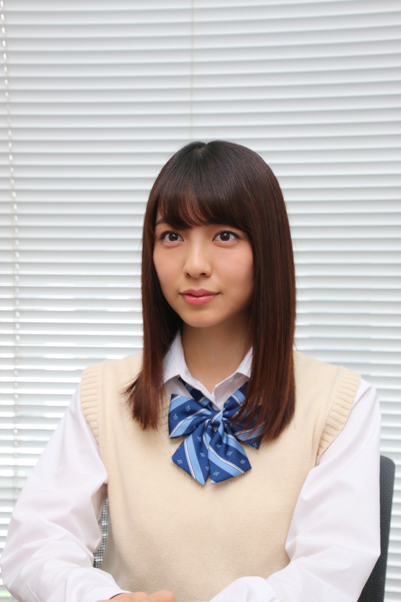 小島梨里杏