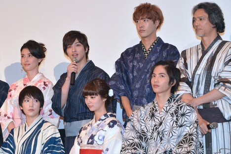 下段左から知英、新川優愛、志尊淳。上段左から橋本マナミ、横浜流星、TAKUYA（CROSS GENE）、加藤雅也。