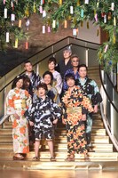 会場に登場したキャスト陣。