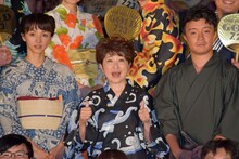 左から満島ひかり、田中真弓、濱田岳。