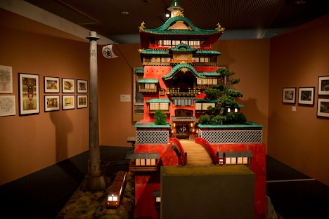 「千と千尋の神隠し」油屋 模型 (c) 2001 Studio Ghibli・NDDTM
