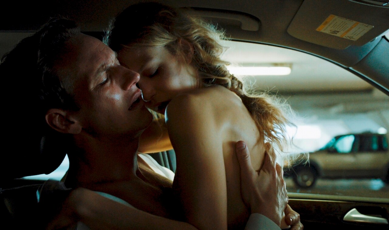 エリートが1時間2500ドルの快楽の虜に、「ブラック・スワン」スタッフが贈るスリラー