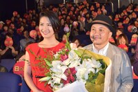 「日本で一番悪い奴ら」大ヒット記念イベントの様子。