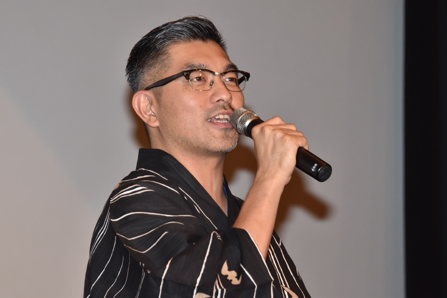 豊島圭介監督