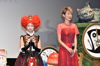 左から石井晏璃、朴ろ美。