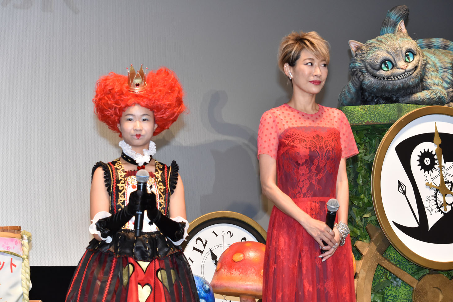 左から石井晏璃、朴ろ美。