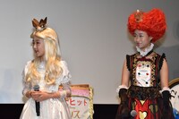 左から内藤穂之香、石井晏璃。